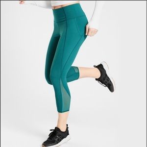 Athleta Lightning Stash Pocket tight. Size Petite Small.